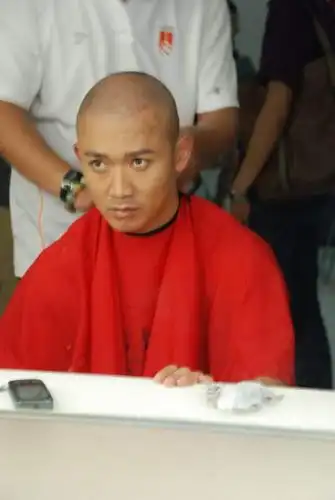 聂远剃头全过程曝光 据传为《西游记》火速落发