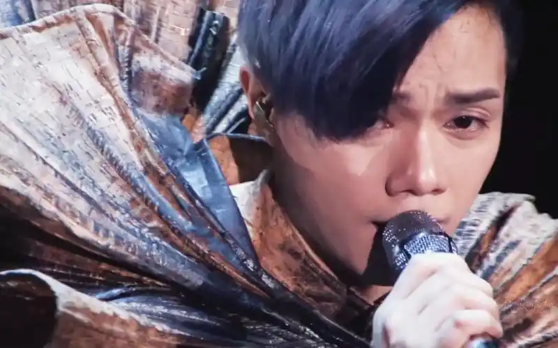 张敬轩-青春常驻「最好 我在意的 任何面容都 不会老」