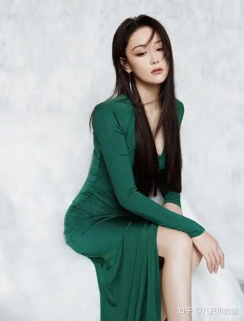 还是长发有女人味张馨予一头长发配长裙真有女神的样子