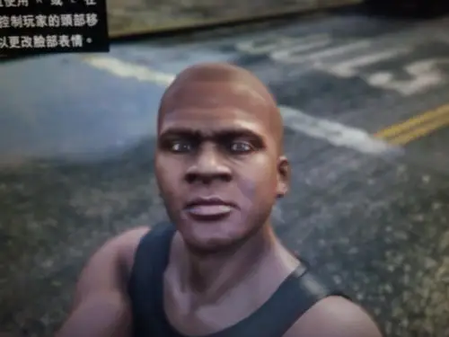 请问ps4版gta5自拍后照片存在哪里,我找不到,只好截图