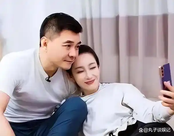 王新军:成名后放弃妻子,将秦海璐宠成宝,与前妻天差地别