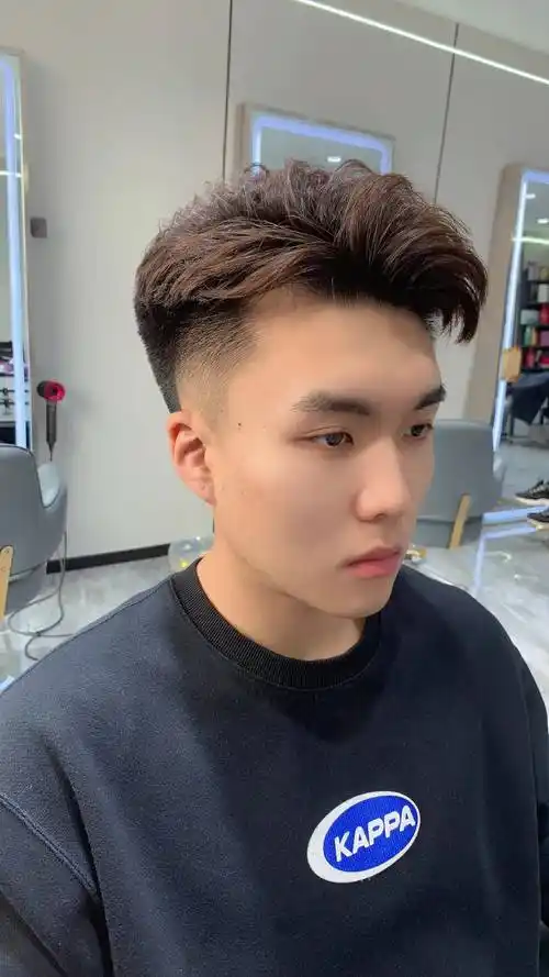 今春男发想要帅气不重样,可以试试这10多款,时尚有型很精神_男士_发型