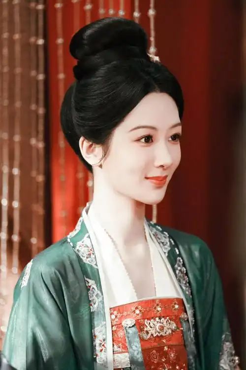 ##国色芳华云合集均破4000万# 只有身处底层,方知民生艰苦