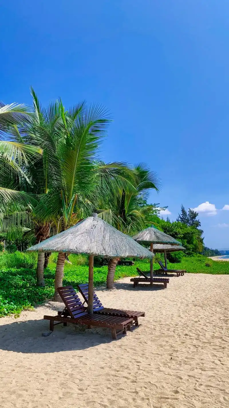 旅行图文激励计划#旅行攻略#这是美丽的三亚湾风景,三亚湾是 - 兑音