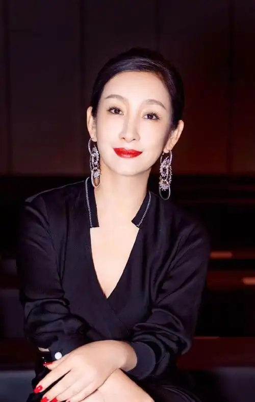 秦海璐:从想摆烂到成为收视女王,两次被劈腿后遇到真爱|李湘|刘岩