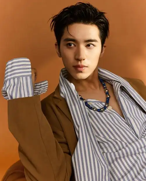 许魏洲wonderland一月刊封面写真