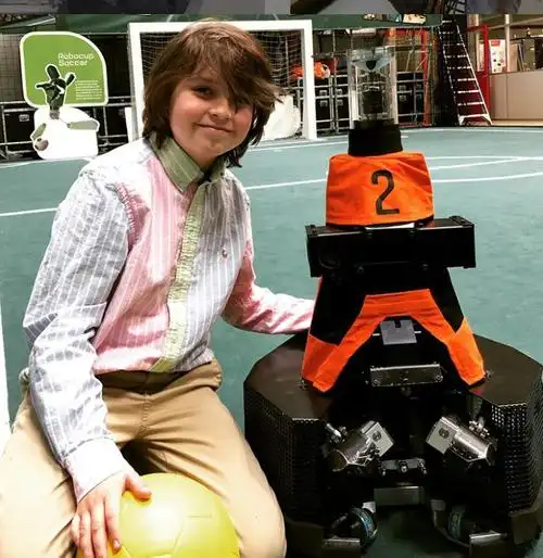 「1年读完电机工程学」 教授赞叹:吸收最快的学生