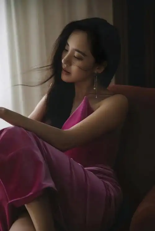 功夫女星王智时尚写真大赏,温柔贤淑都写在脸上了