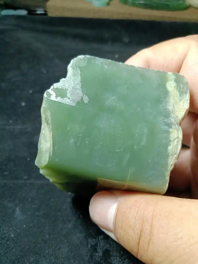 和田玉俄罗斯碧玉原石细料