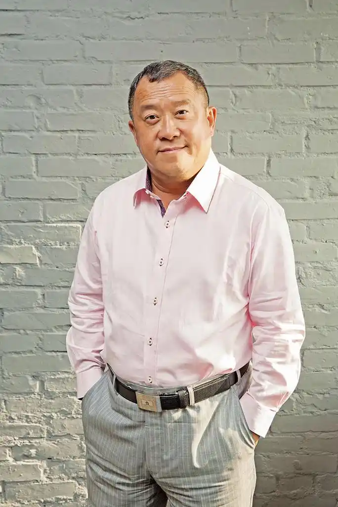 曾志伟|70岁曾志伟办大寿!90多位年轻女星为其庆生,现场热闹洋溢幸福