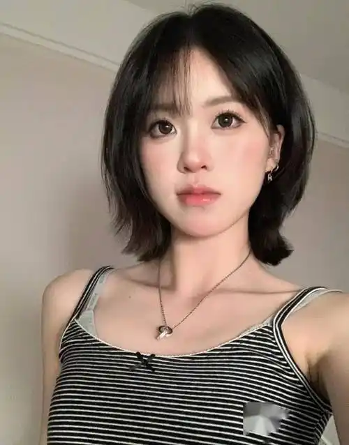 头尖女生最适合这几款发型,好看又瘦脸_短发_刘海_脸型