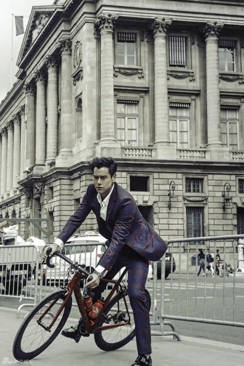 组图:彭于晏绅士单车大片 帅气有型引骑行潮流_高清图集_新浪网