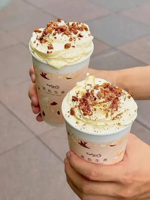 直接大喝一口!#coco奶茶 #网红饮品打 - 抖音