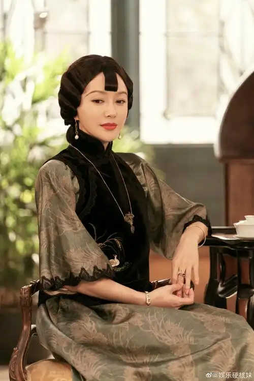 秦岚穿旗袍好美