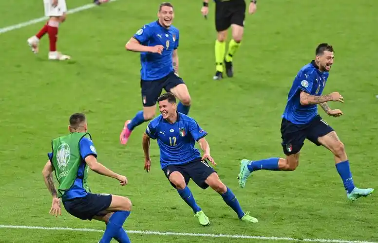 创队史纪录,意大利单届欧洲杯首次有3名球员至少打进2球
