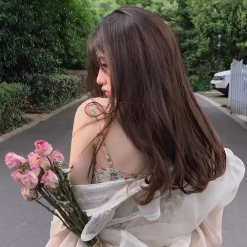 求女生侧面的图做头像