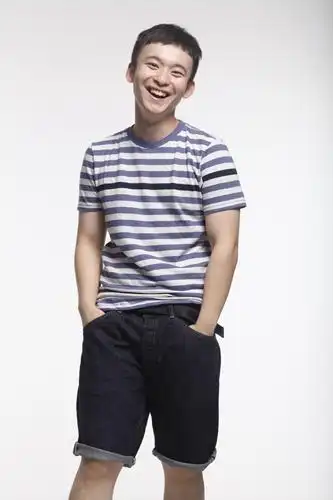 董子健"春心萌动"《笔仙3》客串疯狂青春