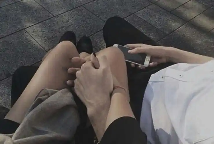 夏子衿/恩爱情侣背景图/手.