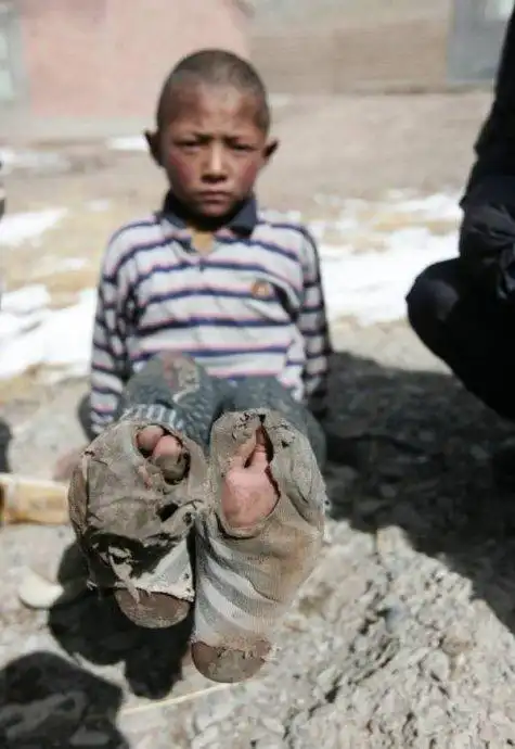 为西部地区贫困孩子捐赠过冬棉衣公益行动(图)