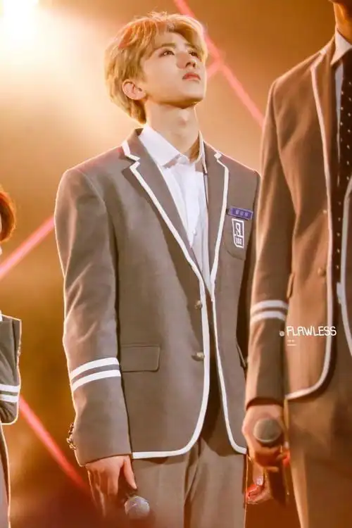 恭喜个人练习生蔡徐坤c位出道.4.