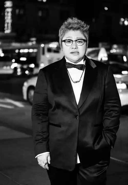 北京时间11月2号下午,中国著名女歌手韩红最新消息!