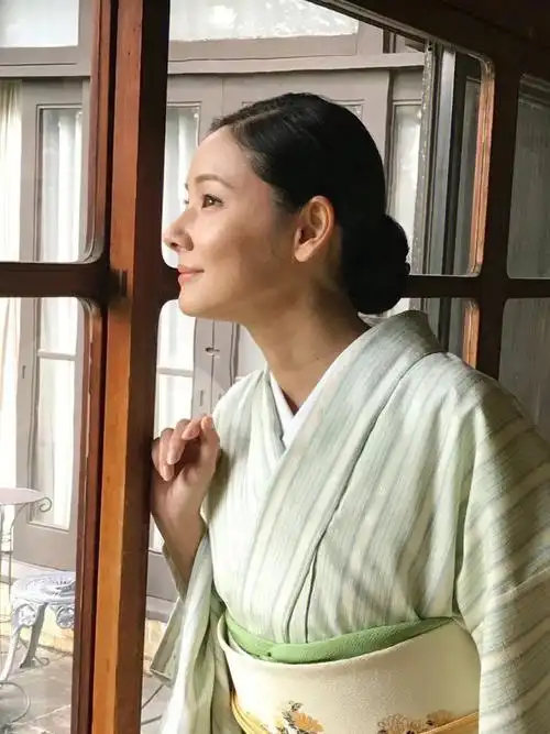 日本演员吉田羊的和服造型欣赏