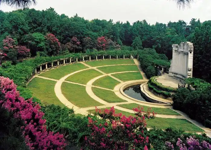 p>中山陵音乐台位于 a target="_blank" href="/item/南京市/2207627