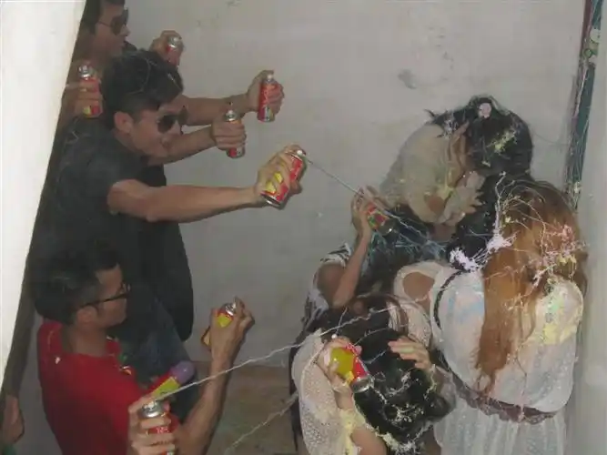 闹伴娘一次500元,别让结婚风俗变了味