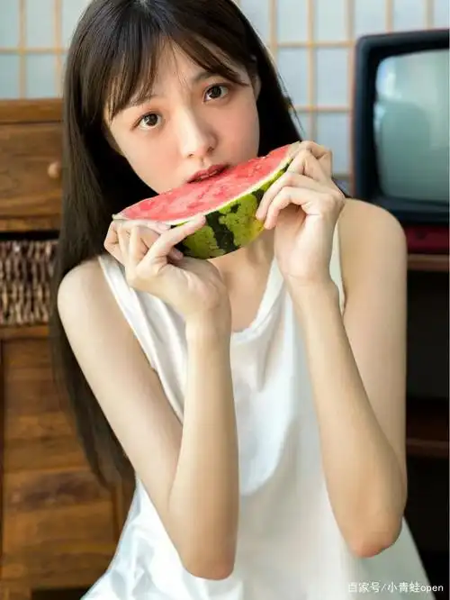 甜美可爱的少女 18岁写真集