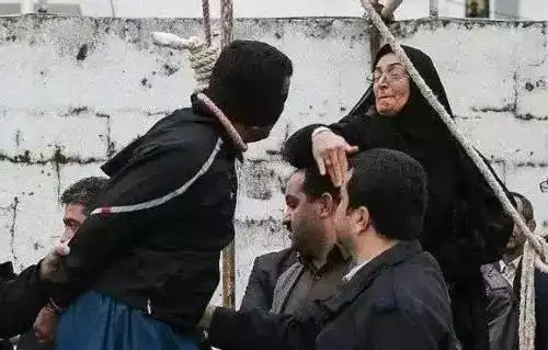 实拍伊朗刑场上惊人一幕人性在这一刻亮了