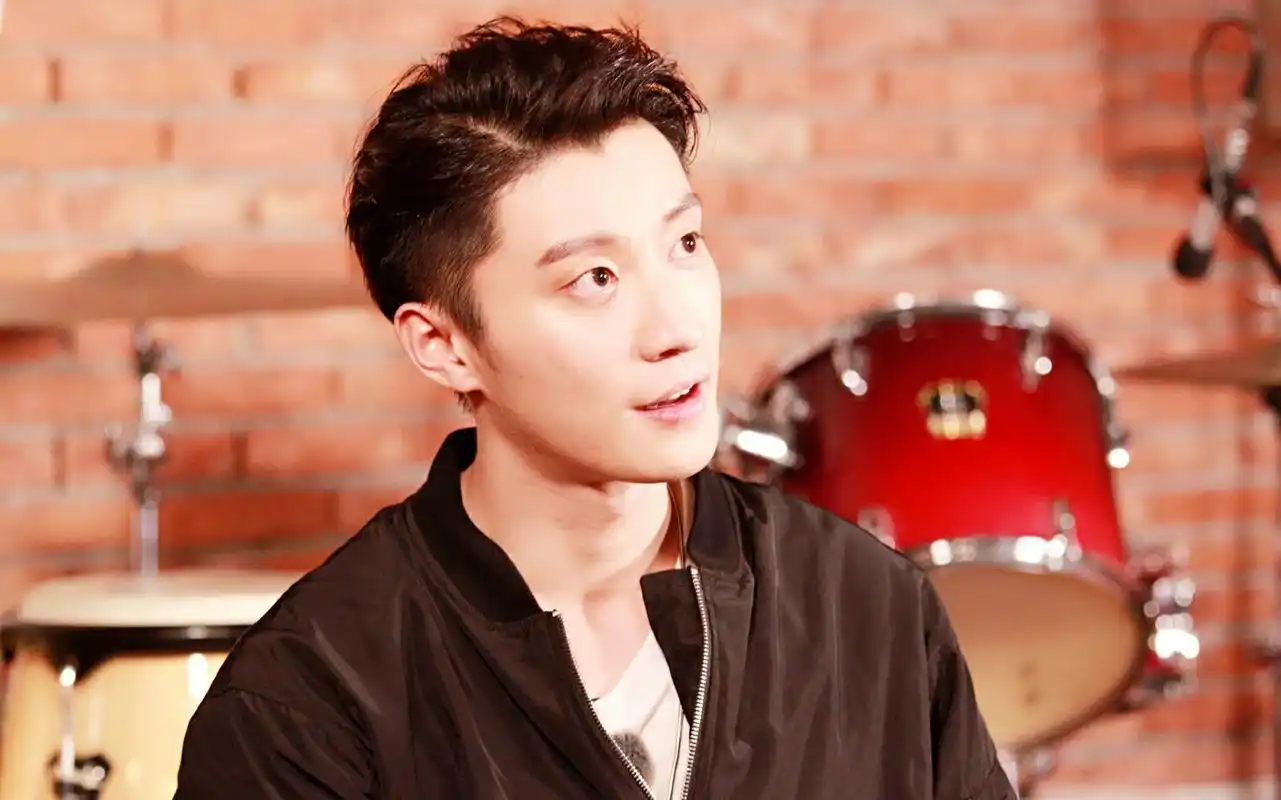 四,乔任梁,如果不是因为乔任梁的自杀,谁也不会想到这样一个镜头前