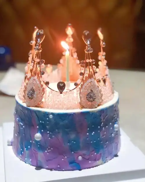 紫妍爱烘焙做的myqueen主题皇冠蛋糕