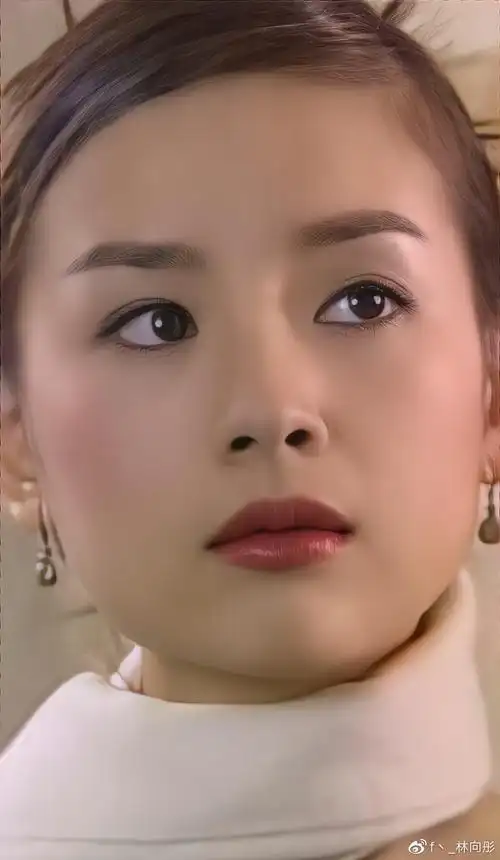 天使般的纯洁笑容,影视剧白领公寓董洁饰演任飞儿