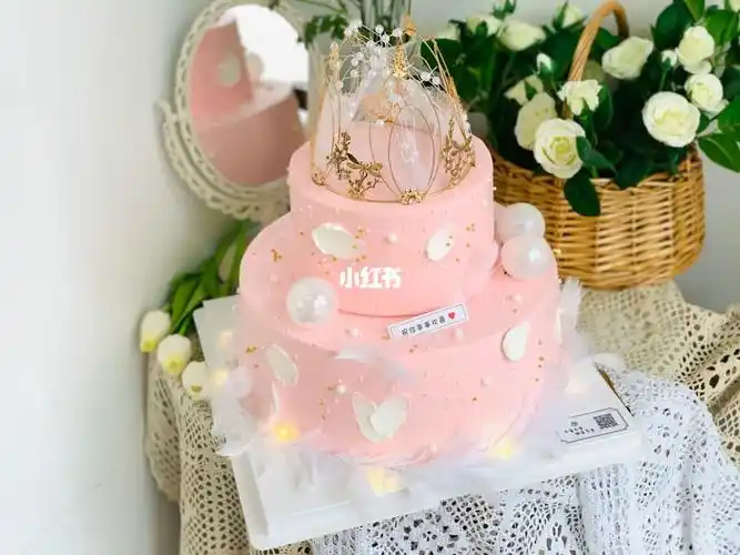 皇冠蛋糕羽毛蛋糕粉色蛋糕