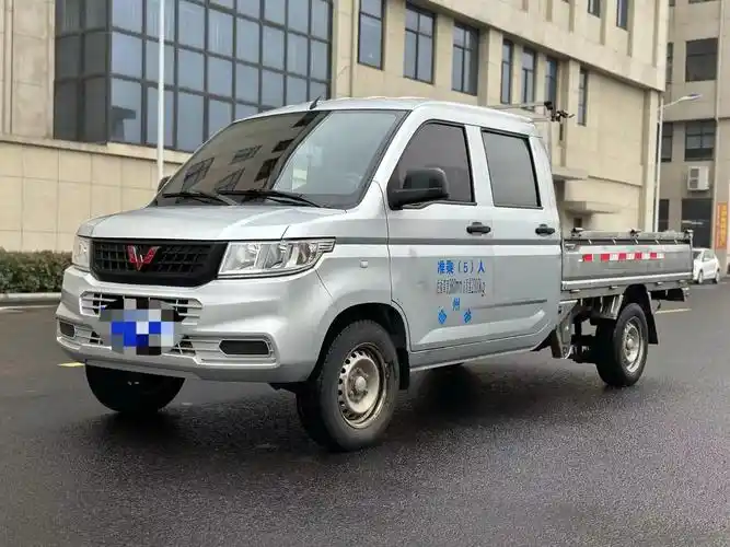 18年五菱荣光新卡18双排卖多少钱