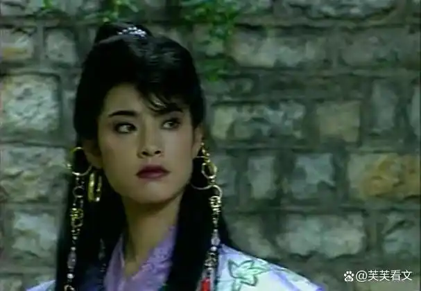 宋琰亭的长相比较英气,其实她本来不是演员,而是个体育生,毕业于山东