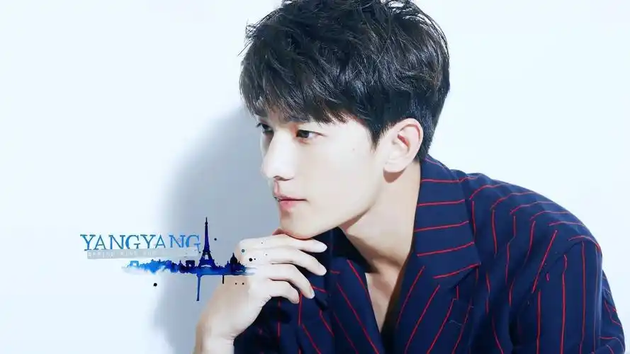 杨洋小鲜肉明星风尚壁纸封面图杨洋 小鲜肉 明星风尚壁纸壁纸于2020