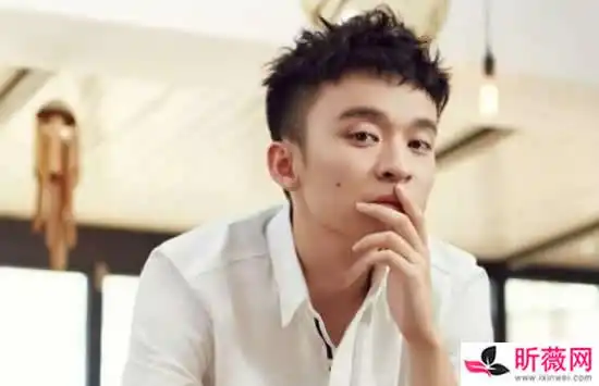 谢宏祖的扮演者是董子健.