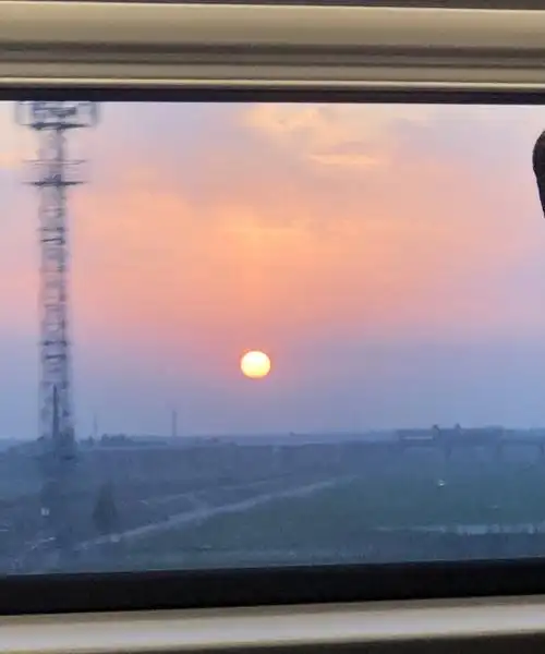 清澈诗画208一高铁车窗