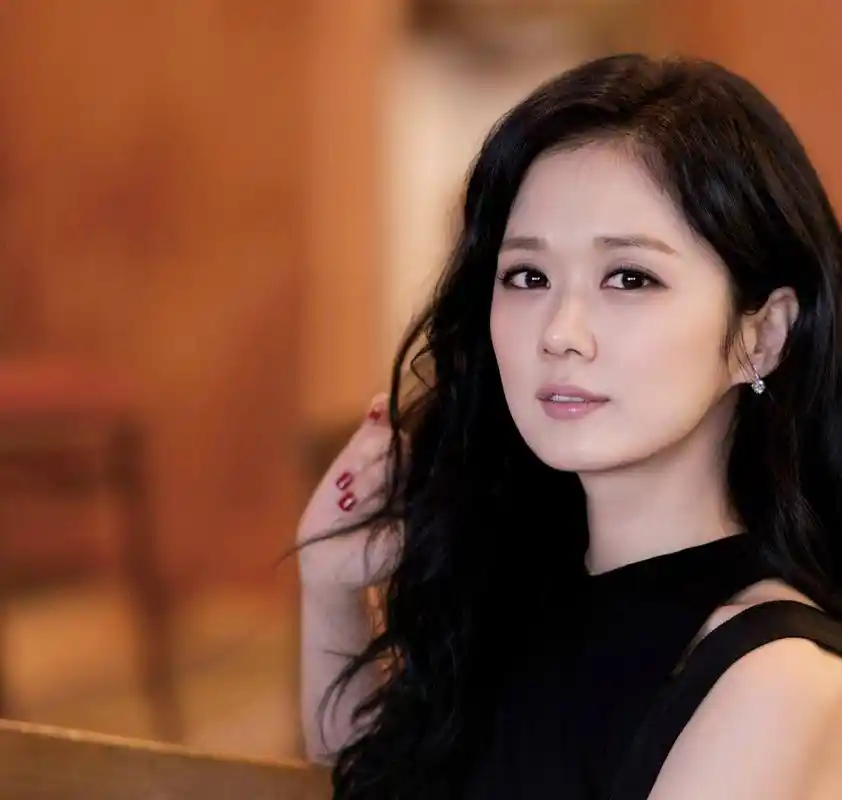 可爱又略带失误感的女生张娜拉