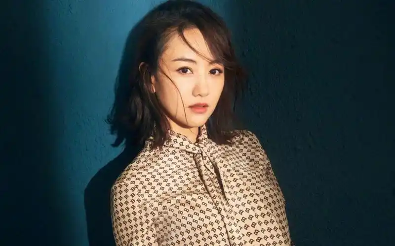 气质女神杨蓉时尚写真,高清壁纸图片,大陆明星-回车桌面