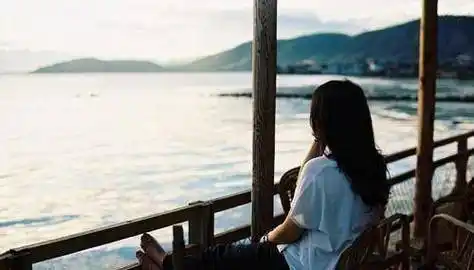 心酸心累的说说短句配图,句句伤感!_什么_因为_一个人