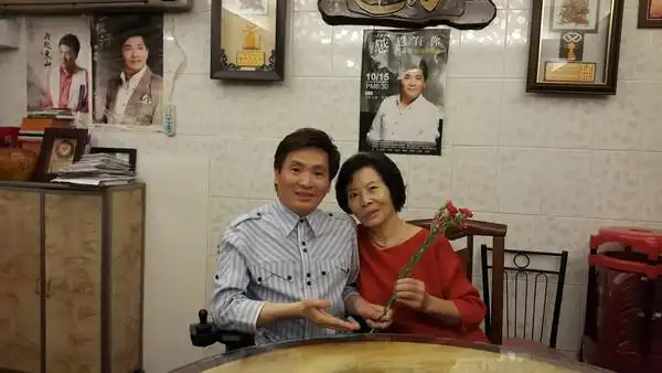 蔡义德和母亲