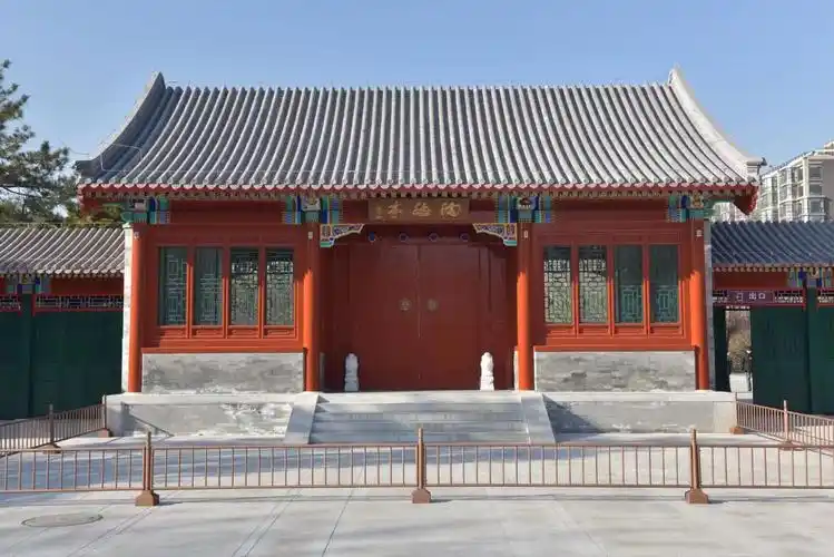 新年第一天北京陶然亭公园东门改造完成对市民开放