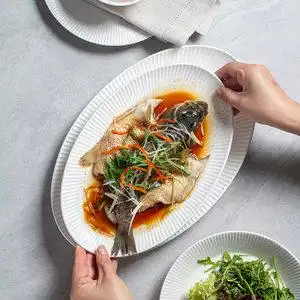 创意白色新款椭圆形酒店餐具大号陶瓷装菜盘碟子鱼盘家用蒸鱼盘子