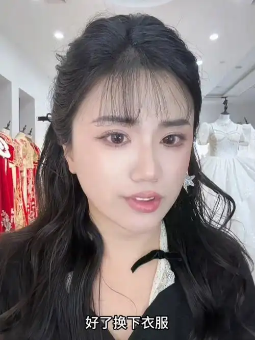 45岁大叔做婚纱模特