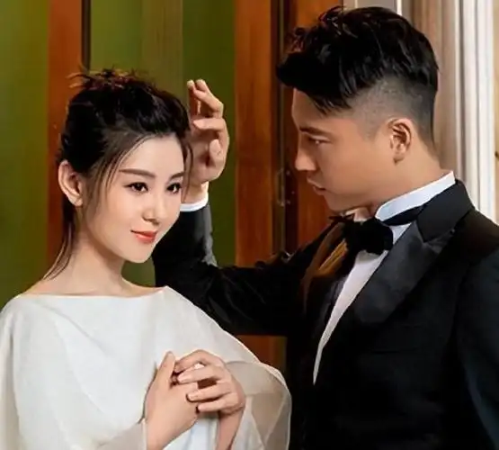 探秘娱乐圈"标杆夫妻"!李小萌与王雷背后不为人知的情感故事!