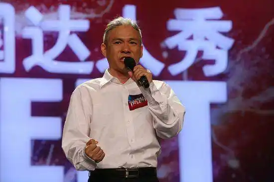 曾是第一代偶像歌手连上5次春晚完美开局后自己作死