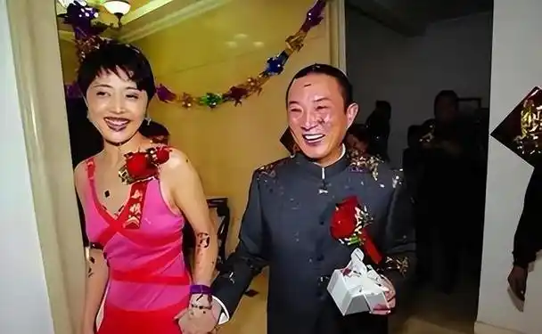 张若昀内娱乱家庭沉迷黄昏恋对簿公堂