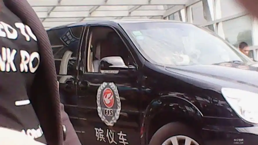 乔任梁一路走好现场图好多人都哭了